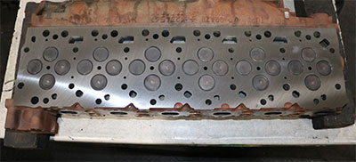 Proper cylinder head finish to insure head gasket sealing photo